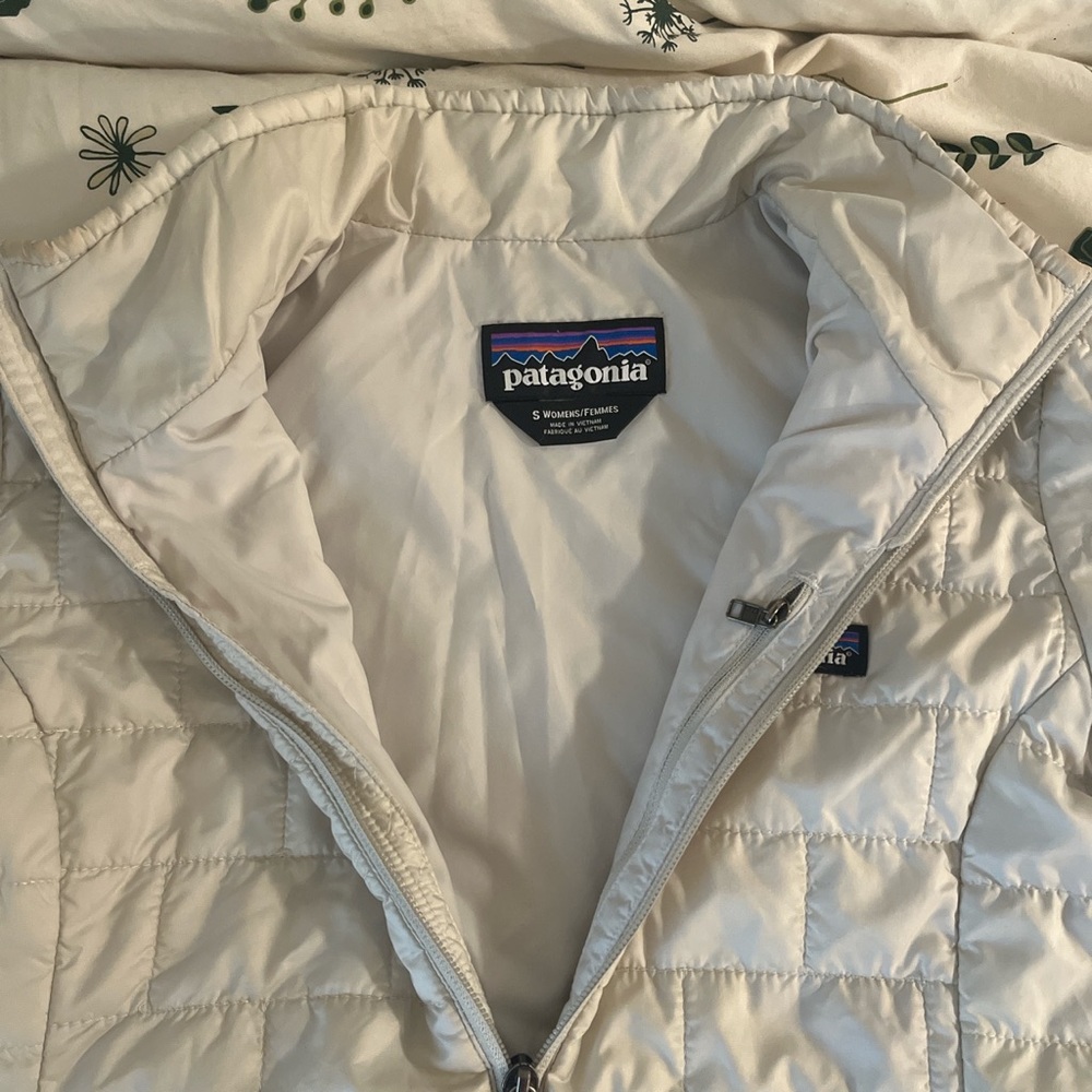 Patagonia White Nanopuff Parka